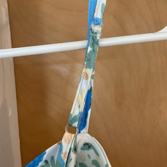 Cloud Ten Printed Silky Scarf Tank Top - Picture 8 of 9